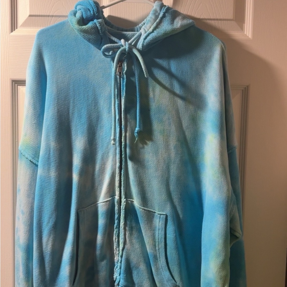 American Eagle Outfitters Oversized Zip-Up Blue Tie-Dye Sweater/ Hoodie